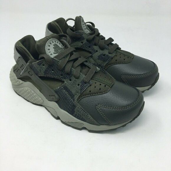 Nike Women's Sneakers Green Size 5 Air Huarche Run 2017 PRM Python Khaki 683818 - Picture 1 of 10